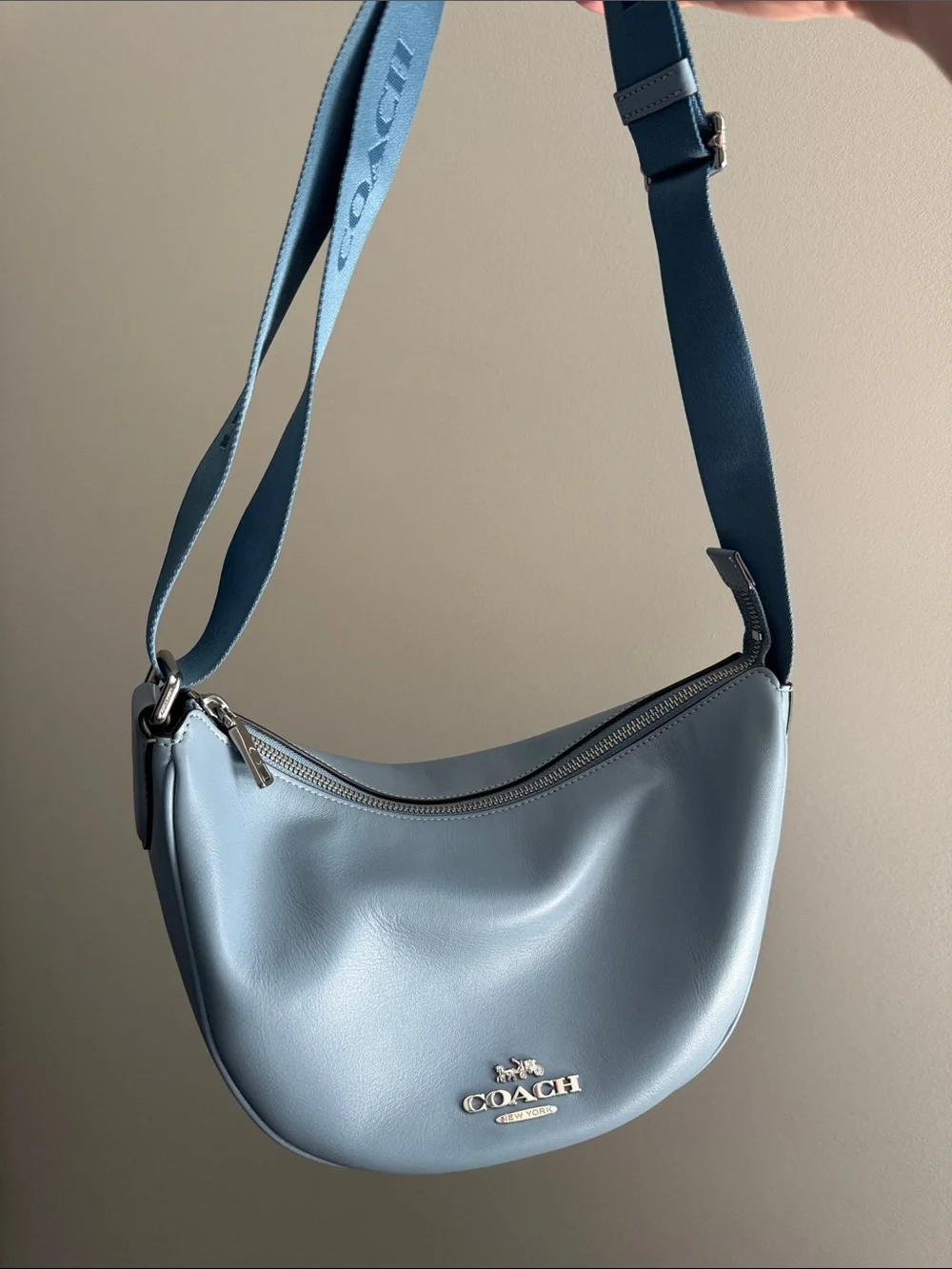 Coach Pace Cornflower Blue Hobo Bag Logo Strap Crossbody Silver HW EUC CT644